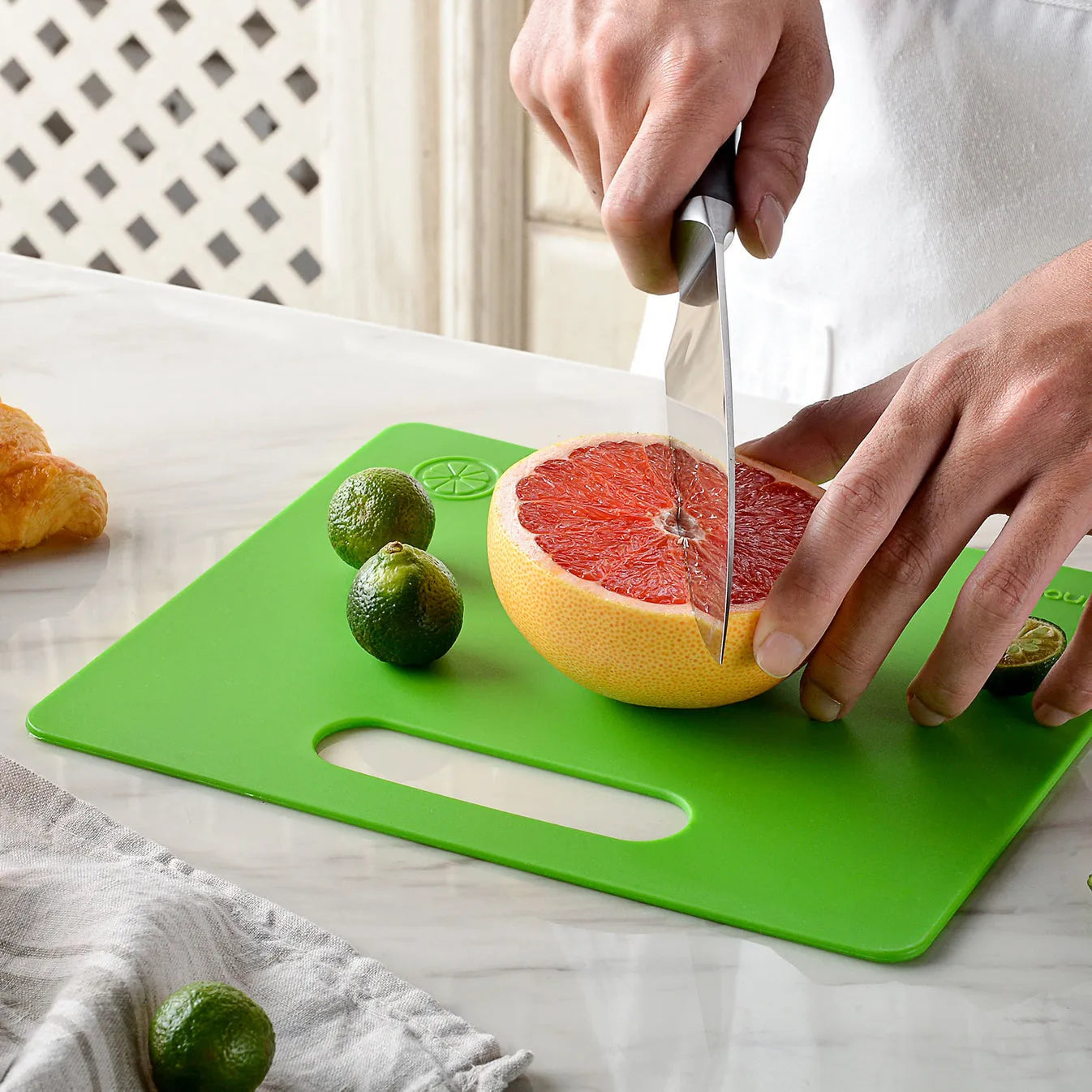 Mastering Comfort and Control: A Guide to Ergonomic Kitchen Knife Handles